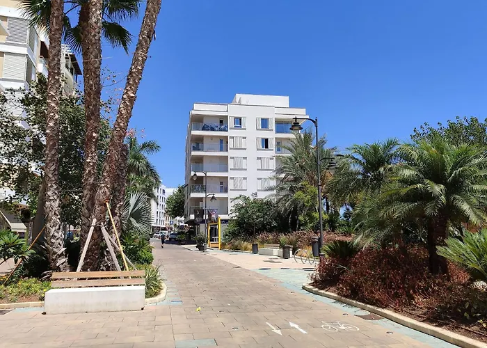Edificio Jardín Apartamento Estepona