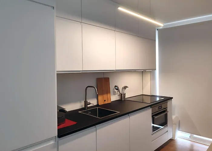 Edificio Jardin شقة إِستيبونا